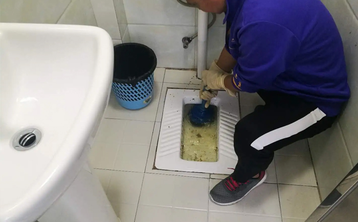 盐边疏通蹲坑